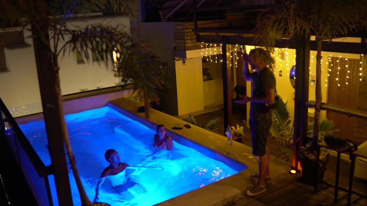 Maui Hostels Playa Del Carmen Exterior foto
